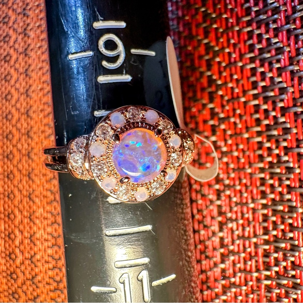 Fragrant Jewels Opal and Glittering Stone Ring